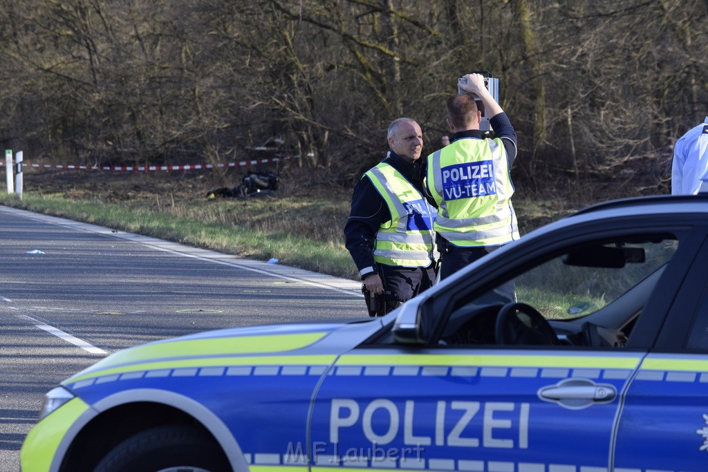 Schwerer VU Krad Fahrrad Koeln Porz Alte Koelnerstr P183.JPG - Miklos Laubert